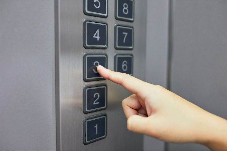 normativa ascensores comunidades